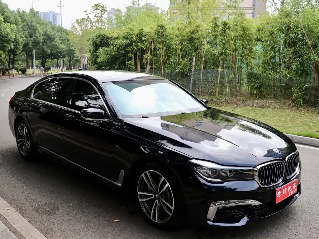BMW 7 Series 2018 730Li Leading M Sports Package купить на сайте DeffCars