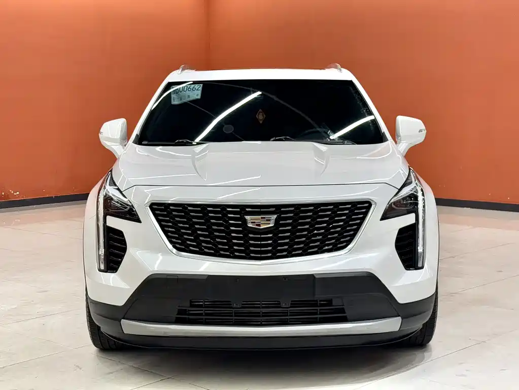 Cadillac XT4 2018 28T two-wheel drive luxury model купить на сайте DeffCars