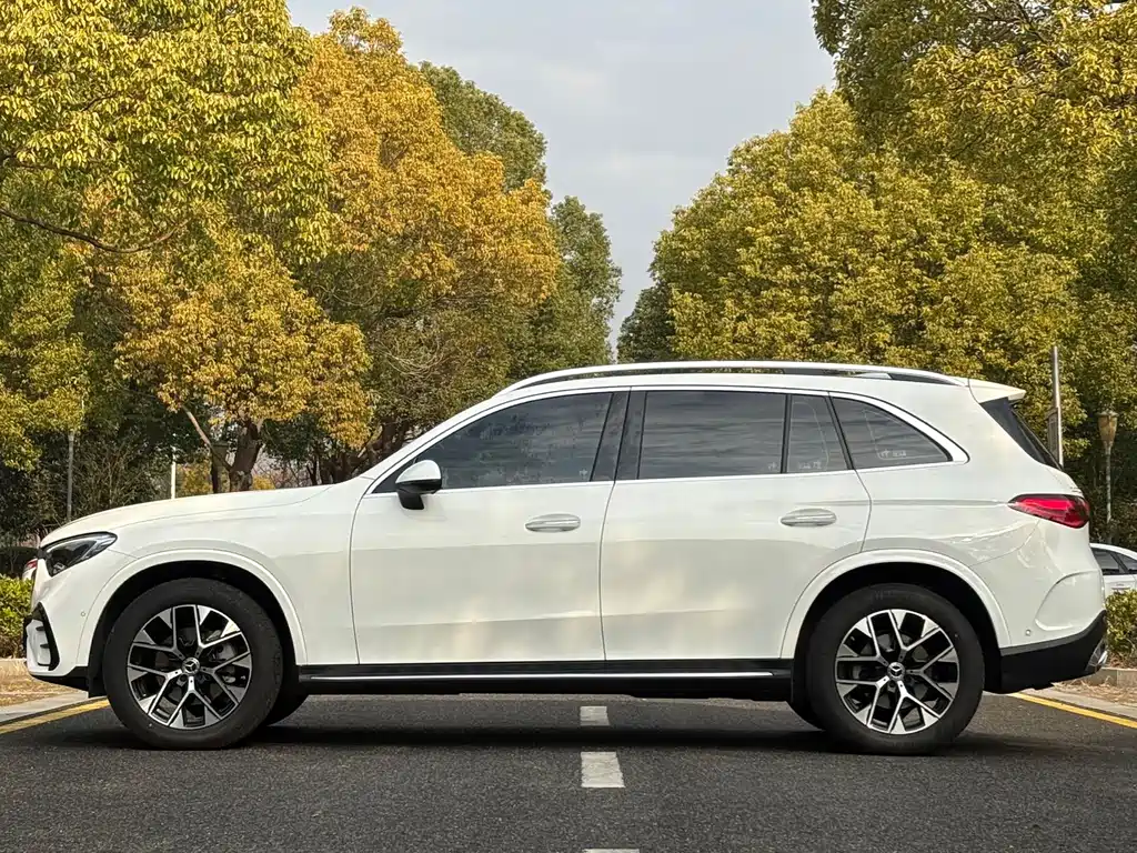Mercedes-Benz GLC 2023 GLC 260 L 4MATIC luxury model 5 seats купить на сайте DeffCars