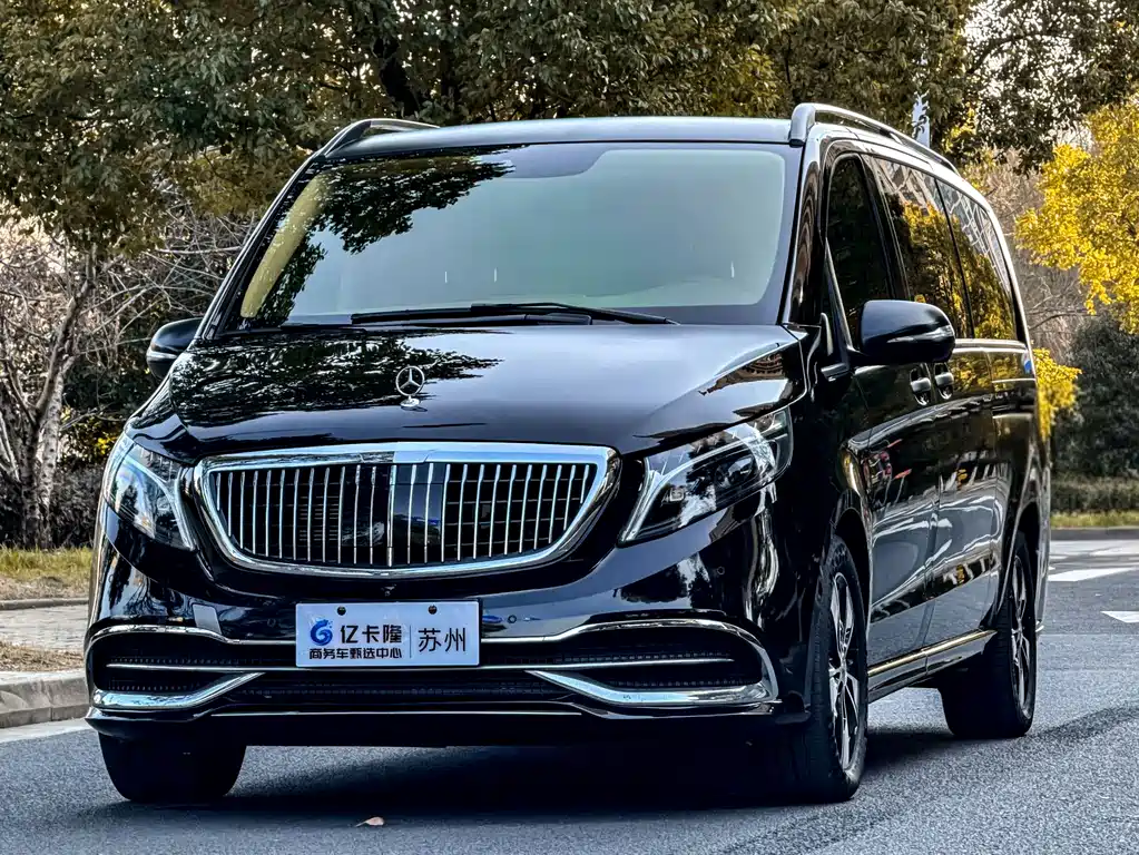 Mercedes-Benz V-Class 2022 V 260 L Long Wheelbase Premium Edition купить на сайте DeffCars