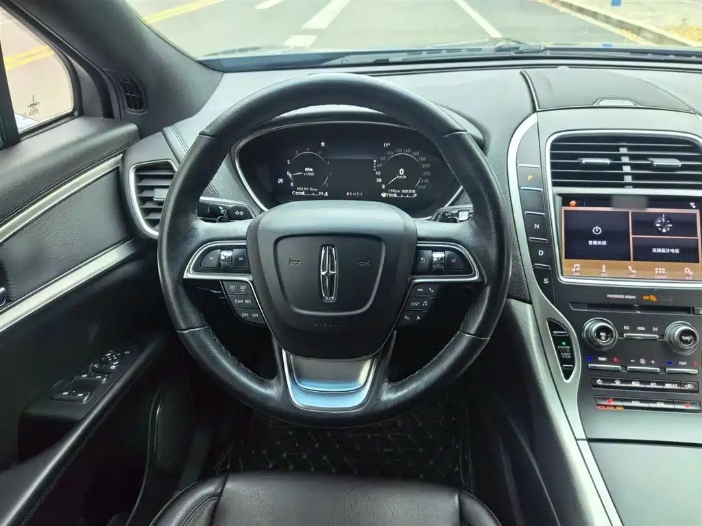 Voyager imported 2019 2.0T two-wheel drive Zunyue Edition, National VI купить на сайте DeffCars