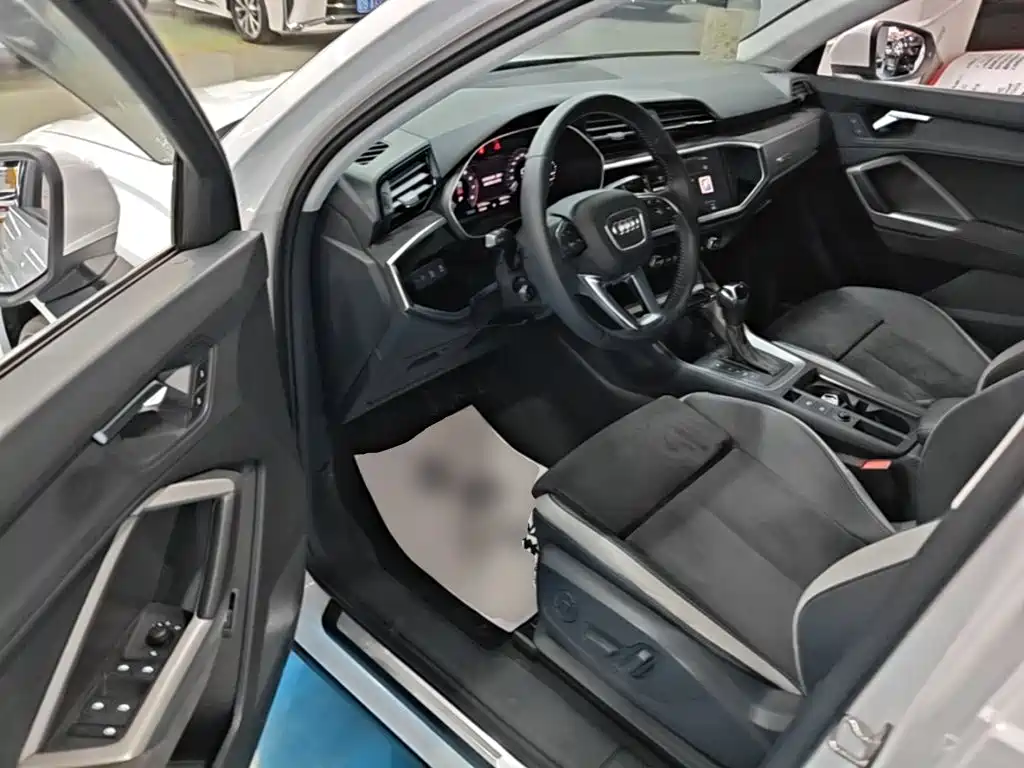 Audi Q3 2020 35 TFSI aggressive and dynamic купить на сайте DeffCars
