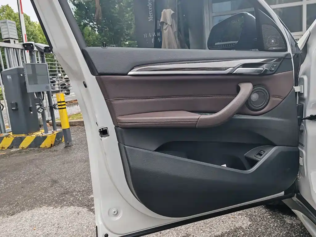 BMW X1 2022 facelift xDrive25Li exclusive model купить на сайте DeffCars