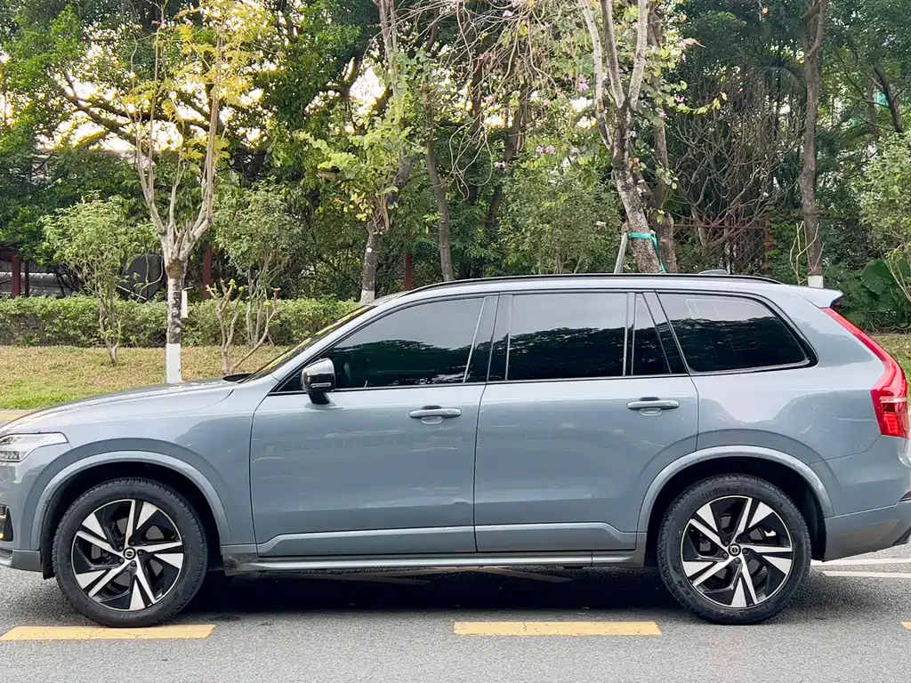 Volvo XC90 2020 T6 Zhiyi Luxury Edition 7 seats купить на сайте DeffCars