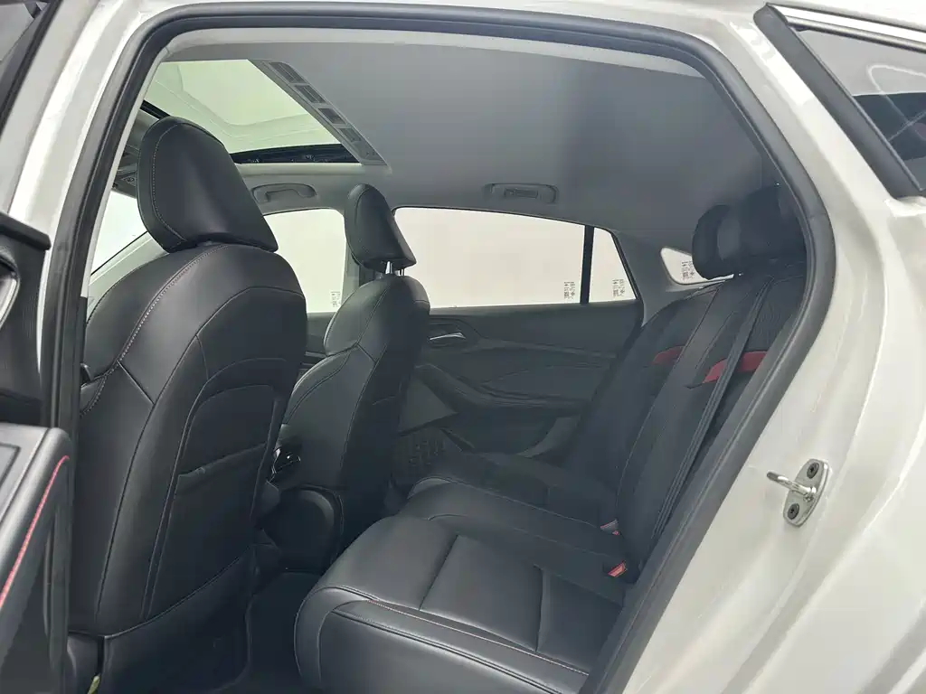 MG5 2023 180DVVT CVT Deluxe Edition купить на сайте DeffCars