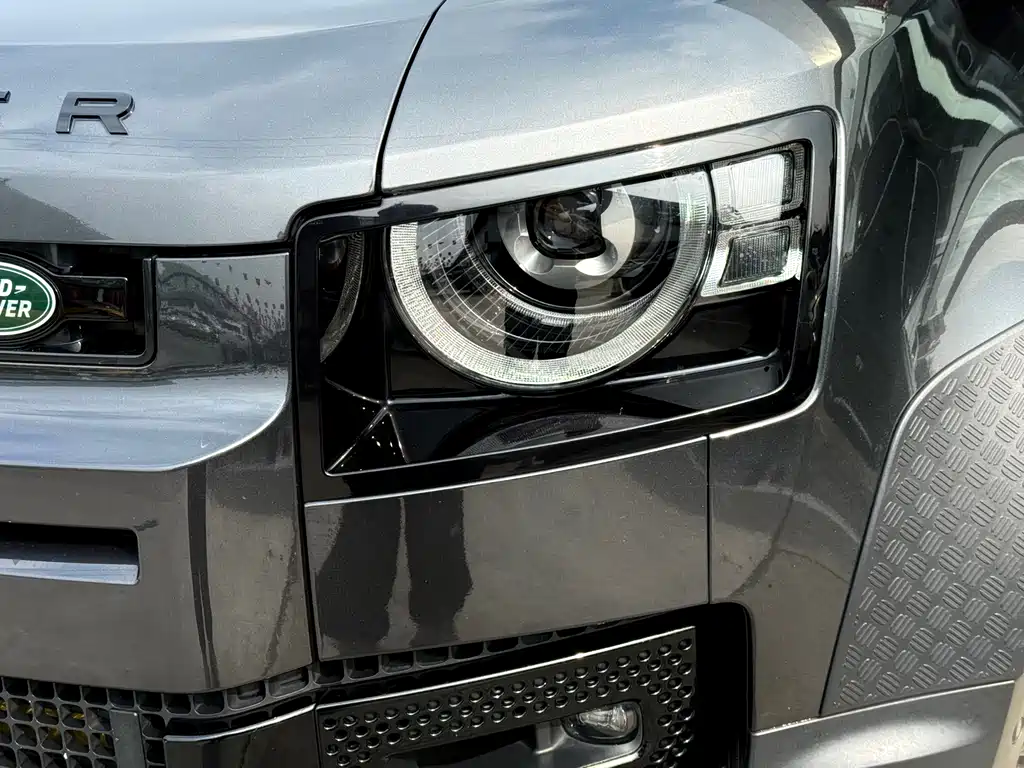 Land Rover Defender 2024 110 3.0T P400 Dark Special Edition купить на сайте DeffCars