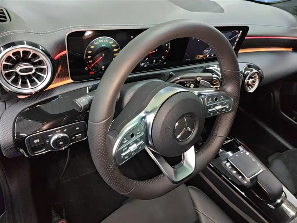 Mercedes-Benz A-Class 2020 Facelift A 200 L Sports Sedan Fashionable купить на сайте DeffCars