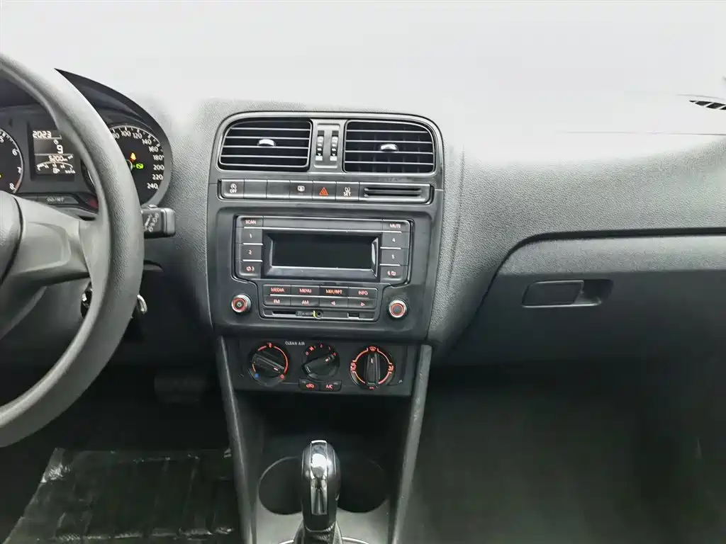 Polo 2018 1.5L automatic safe driving model купить на сайте DeffCars