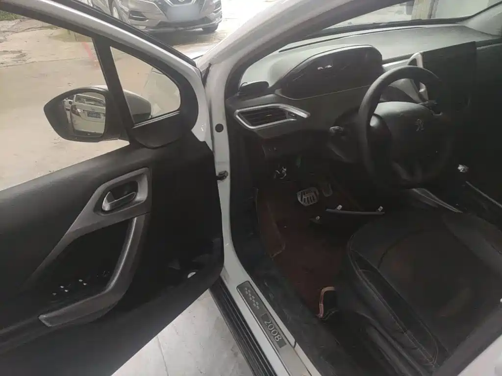 Peugeot 2008 2014 1.6L automatic trendy version купить на сайте DeffCars