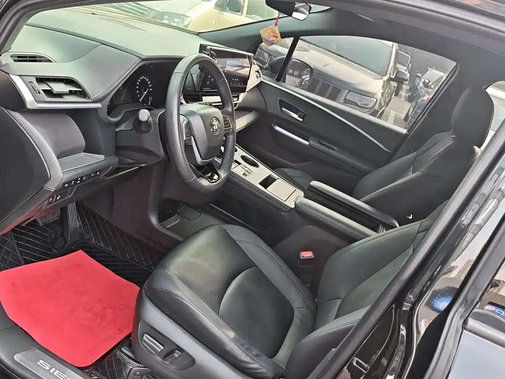 SIENNA 2023 2.5L Hybrid Premium Edition купить на сайте DeffCars