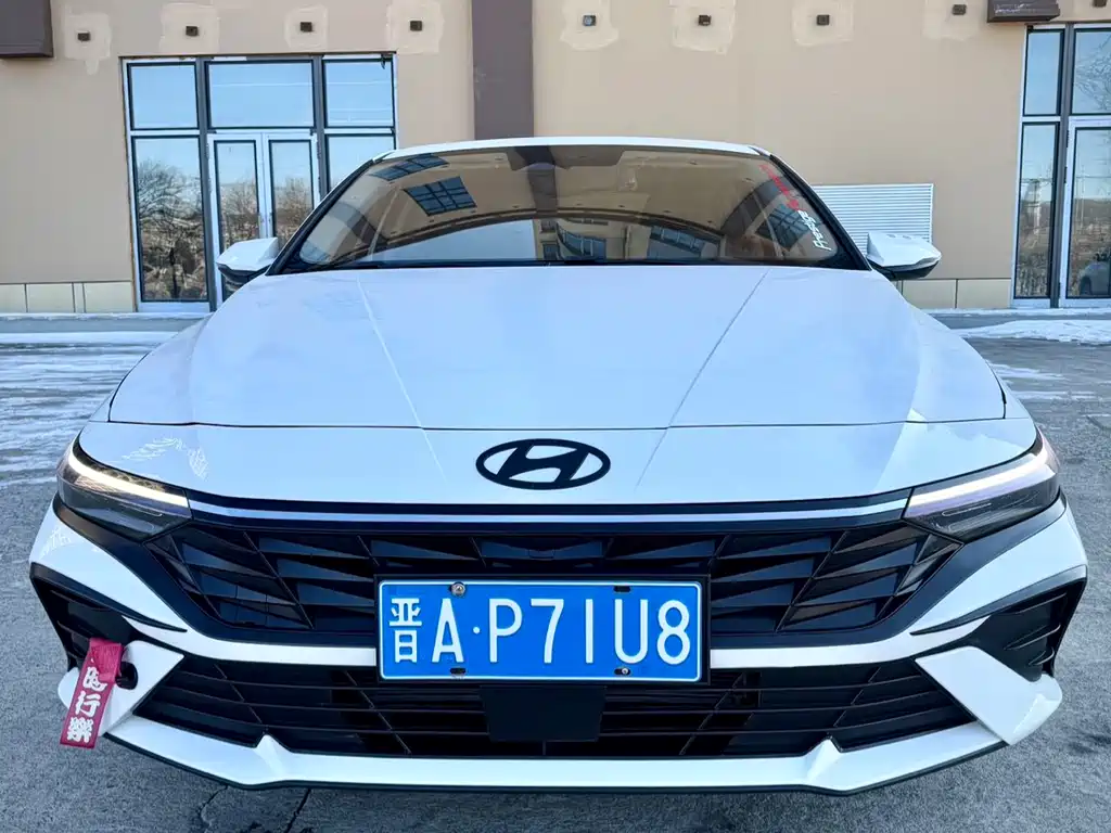 Elantra 2023 1.5L CVT LUX Premium Edition купить на сайте DeffCars