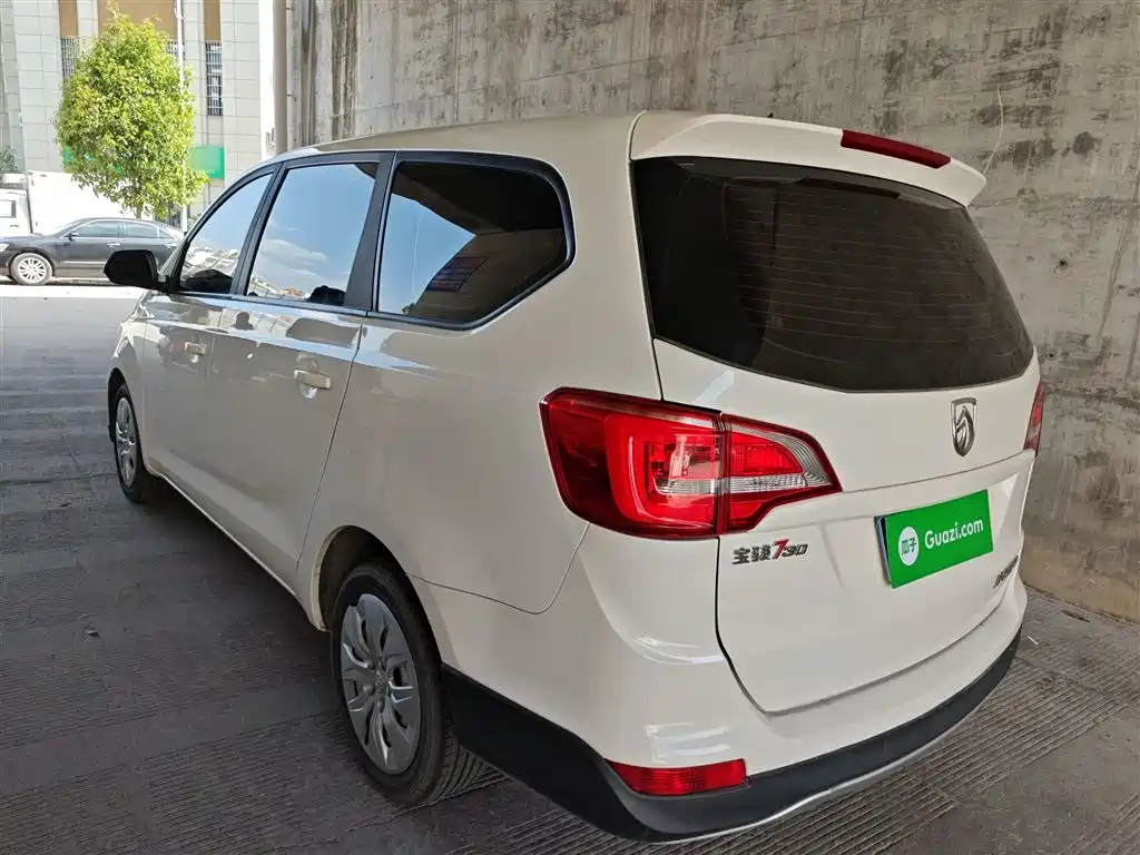 Baojun 730 2016 1.5L manual value model 7 seats National V купить на сайте DeffCars