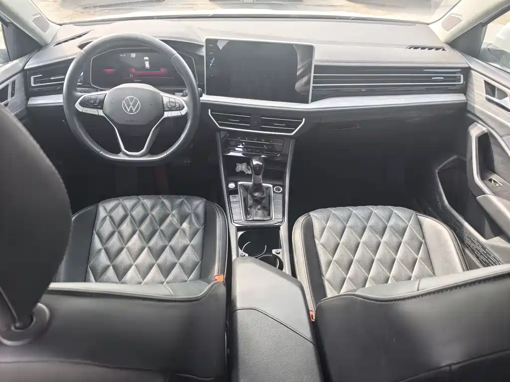 Sagitar 2023 200TSI DSG Flyover Edition купить на сайте DeffCars