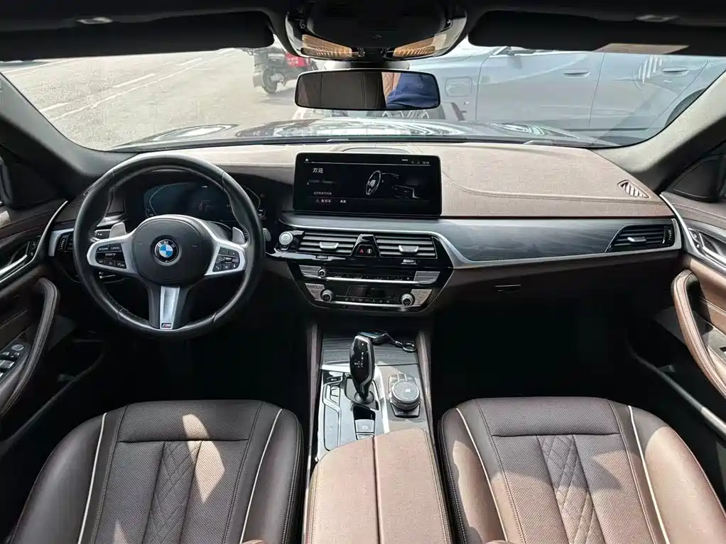 BMW 5 Series 2021 530Li Leading M Sports Package купить на сайте DeffCars