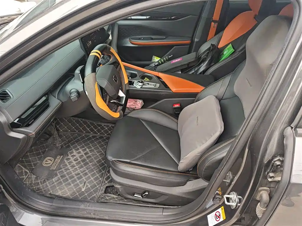 Changan UNI-V 2022 1.5T premium model купить на сайте DeffCars