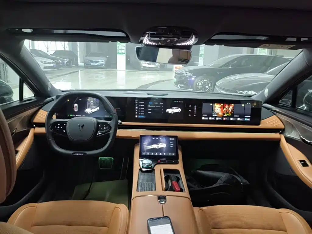 Lantu Chasing Light 2024 PHEV four-wheel drive ultra-long range flagship version купить на сайте DeffCars