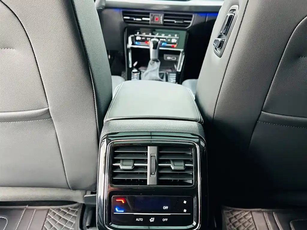 Passat 2023 facelift 380TSI luxury version купить на сайте DeffCars