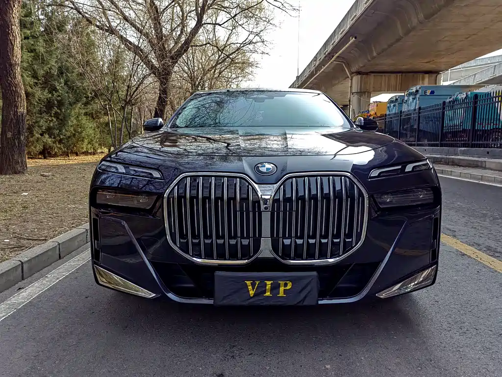 BMW 7 Series 2023 735Li M Sports Package купить на сайте DeffCars