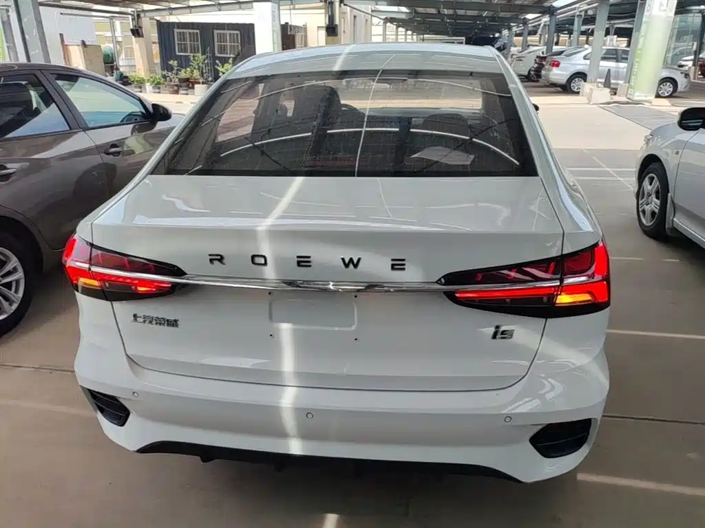 Roewe i5 2021 1.5L manual platinum version купить на сайте DeffCars