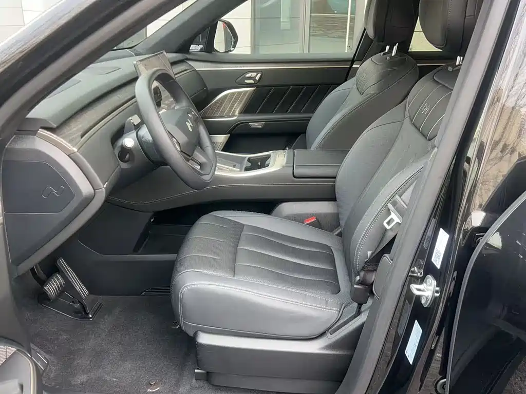 Ledo L90 2025 Max six-seater version купить на сайте DeffCars