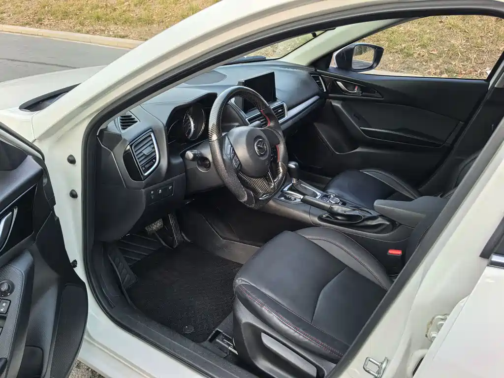 Mazda3 Angkesela 2016 sedan 1.5L automatic comfort type купить на сайте DeffCars