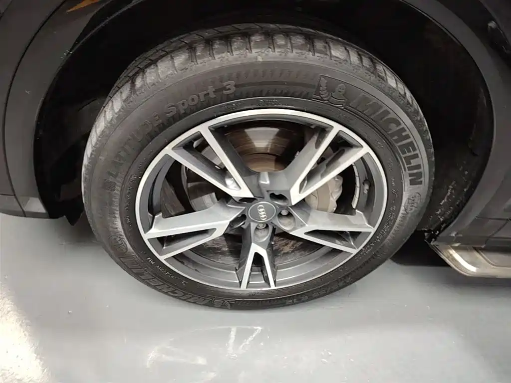 Audi Q5L 2020 facelift 40 TFSI enjoys fashionable style купить на сайте DeffCars
