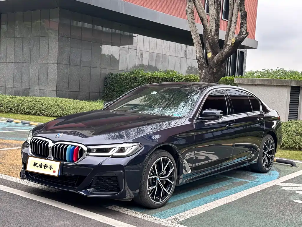 BMW 5 Series 2022 Facelift Three 530Li Exclusive M Sports Package купить на сайте DeffCars