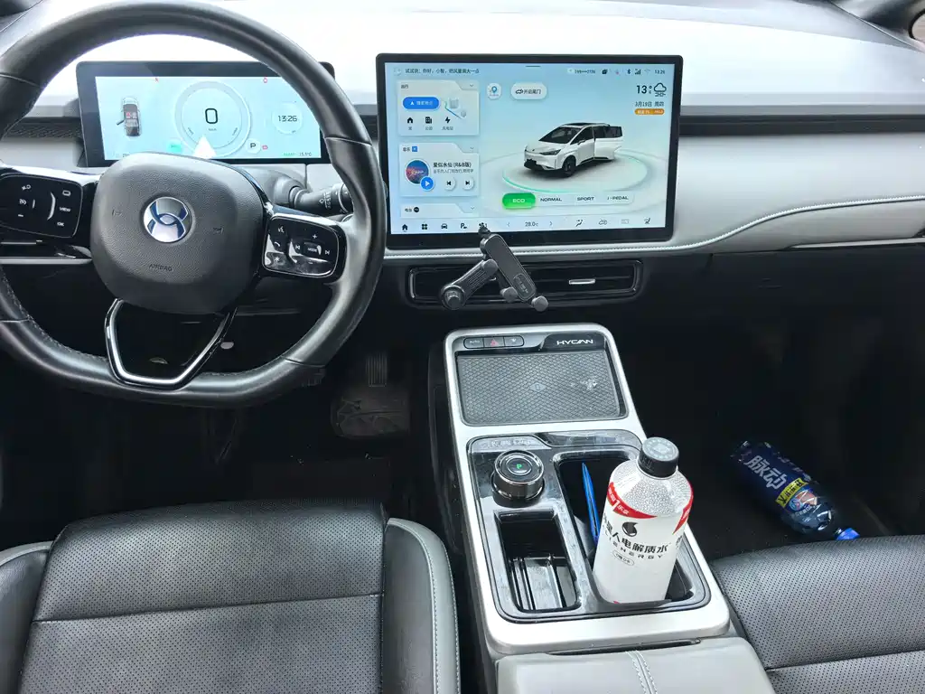 Hechuang Z03 2022 model 510km cool version 160kW 61.13kWh купить на сайте DeffCars