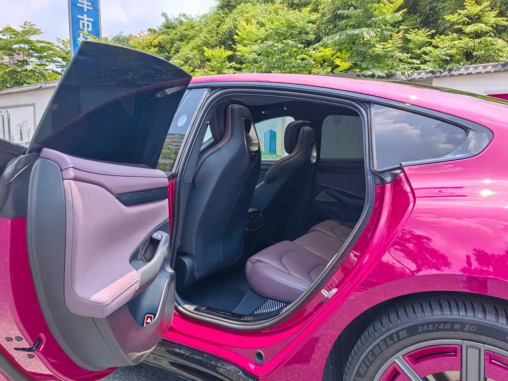 Xiaomi SU7 2024 four-wheel drive, ultra-long battery life, high-end smart driving Max version купить на сайте DeffCars