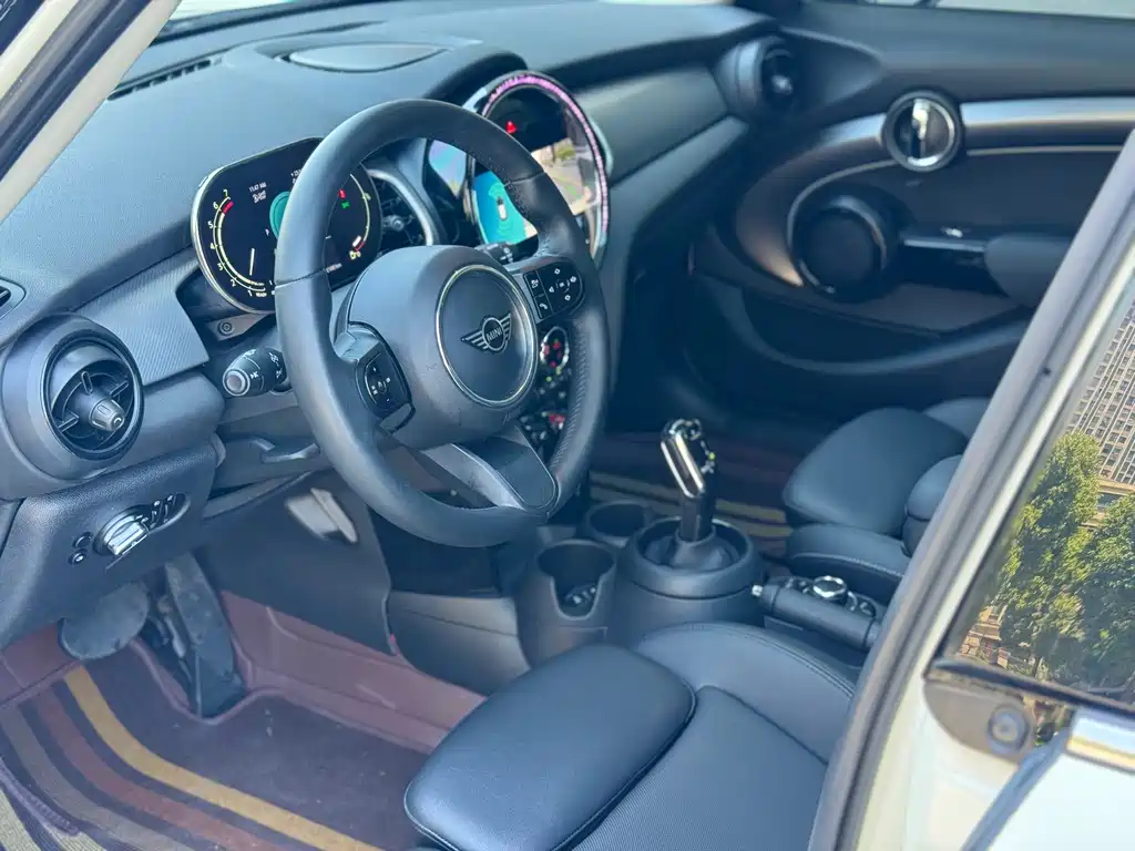 MINI 2023 1.5T COOPER Artist Five-Door Edition купить на сайте DeffCars