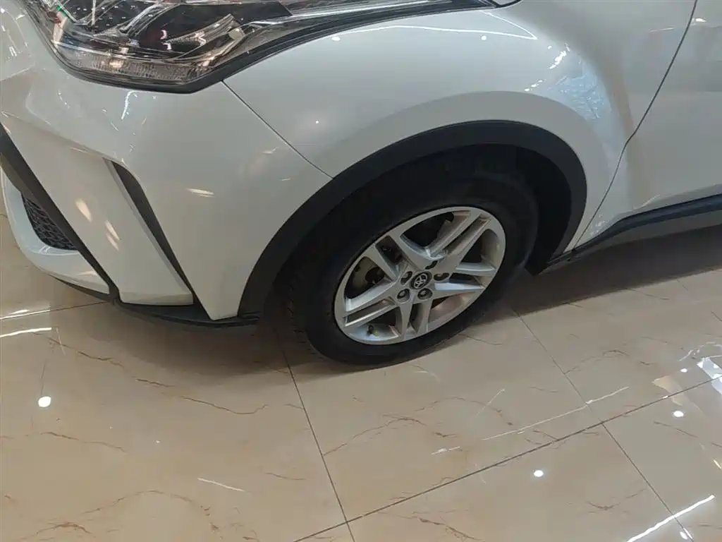 Toyota C-HR 2021 2.0L Comfort Edition купить на сайте DeffCars