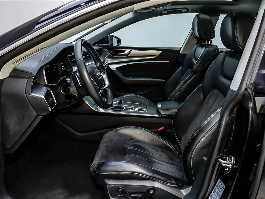 Audi A7L 2024 45TFSI S-line Dream Building Liquid Crystal Package купить на сайте DeffCars