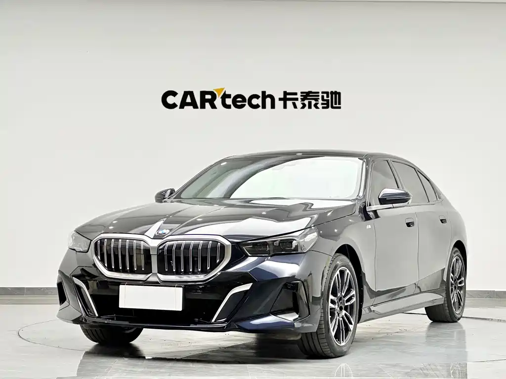 BMW 5 Series 2024 530Li Leading M Sports Package купить на сайте DeffCars