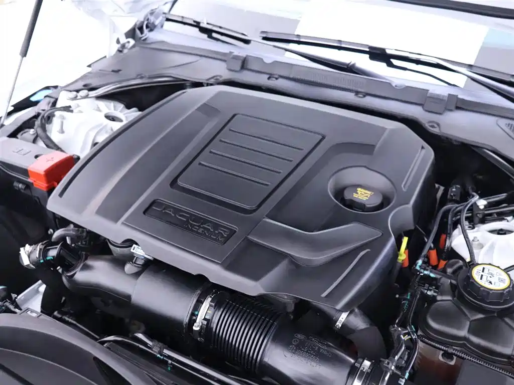 Jaguar XFL 2024 2.0T P250 two-wheel drive exclusive luxury version купить на сайте DeffCars