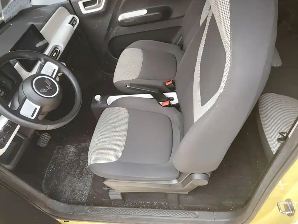 Hongguang MINIEV 2024 third generation 215km advanced version купить на сайте DeffCars