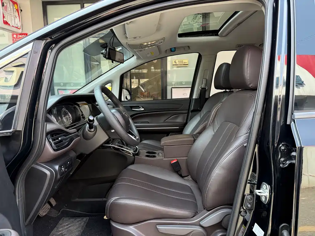 Trumpchi M6 2019 270T automatic luxury version (six seats) National V купить на сайте DeffCars