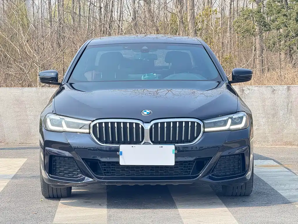 BMW 5 Series 2022 525Li M Sports Package купить на сайте DeffCars