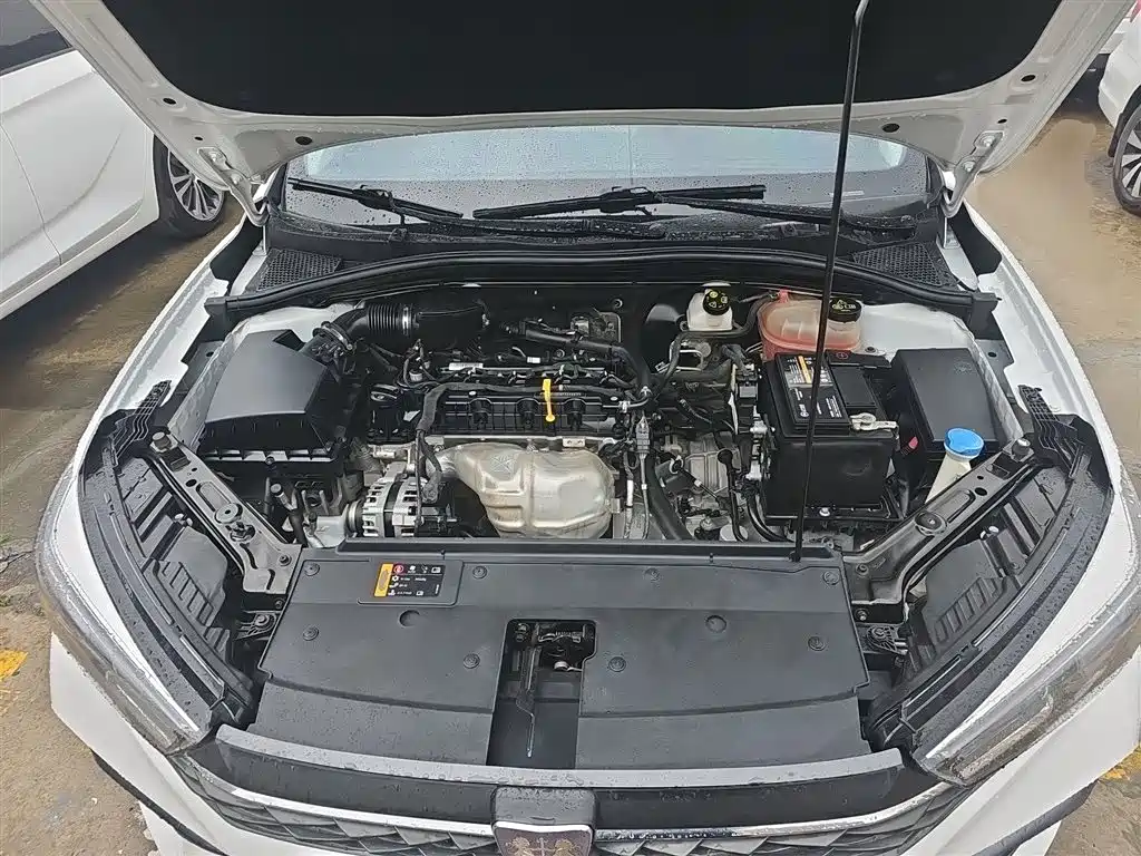 Roewe i5 2021 1.5L CVT Platinum Edition купить на сайте DeffCars