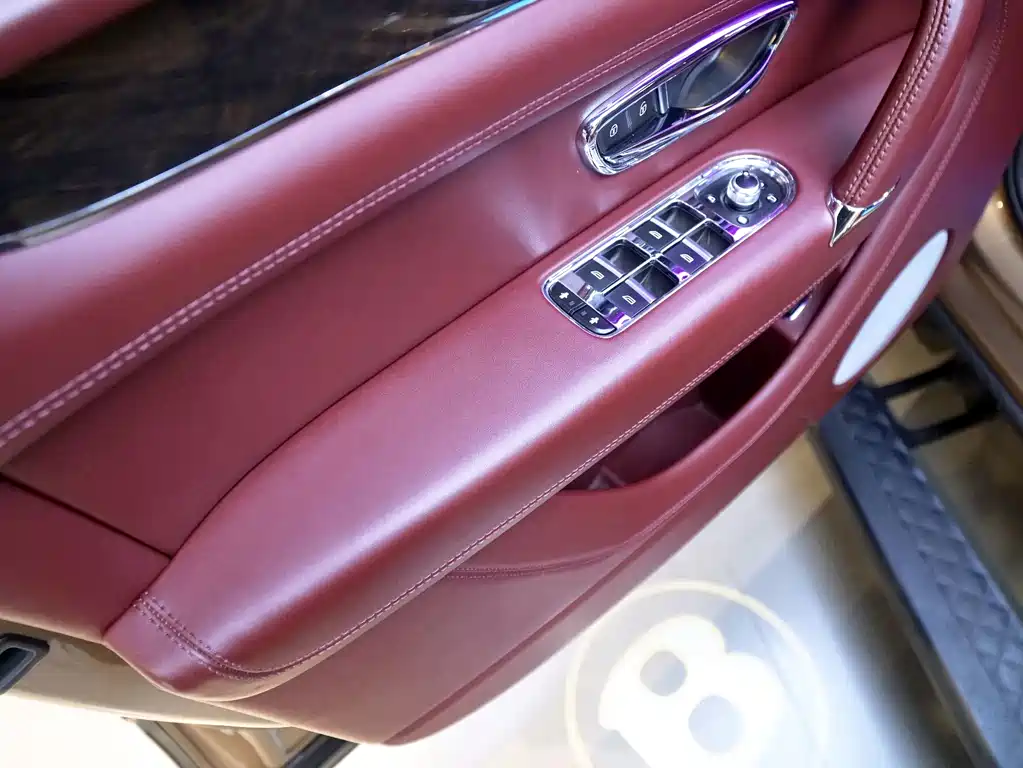 Bentayga 2018 4.0T V8 купить на сайте DeffCars
