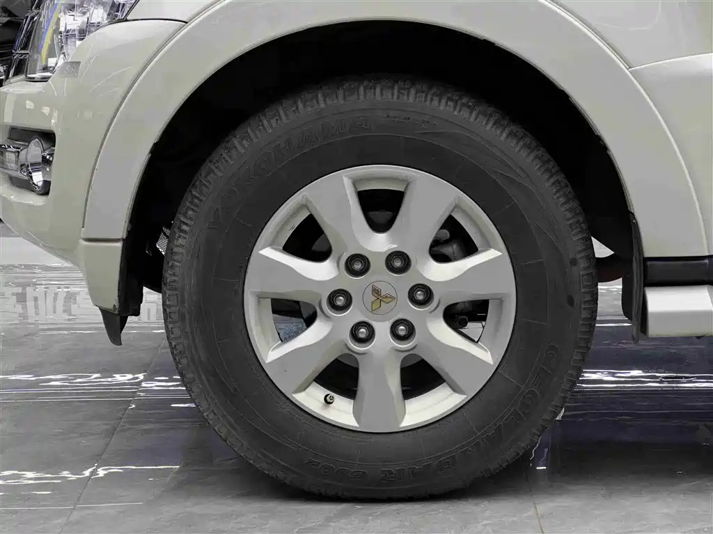 Pajero imported 2020 3.0L automatic standard version купить на сайте DeffCars