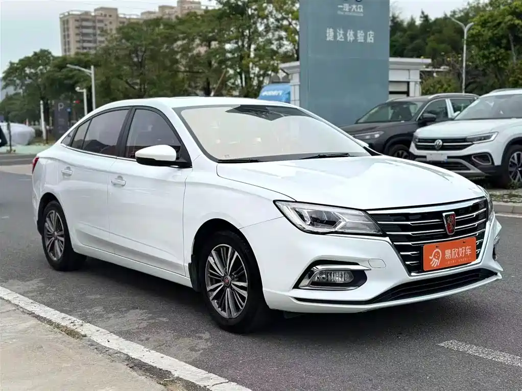 Roewe i5 2019 1.5L Manual 4G Connected Langham Edition купить на сайте DeffCars