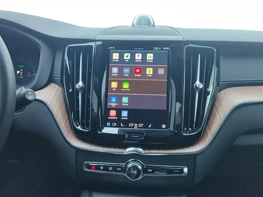 Volvo XC60 plug-in hybrid 2025 plug-in hybrid long-range four-wheel drive Zhiya luxury version купить на сайте DeffCars