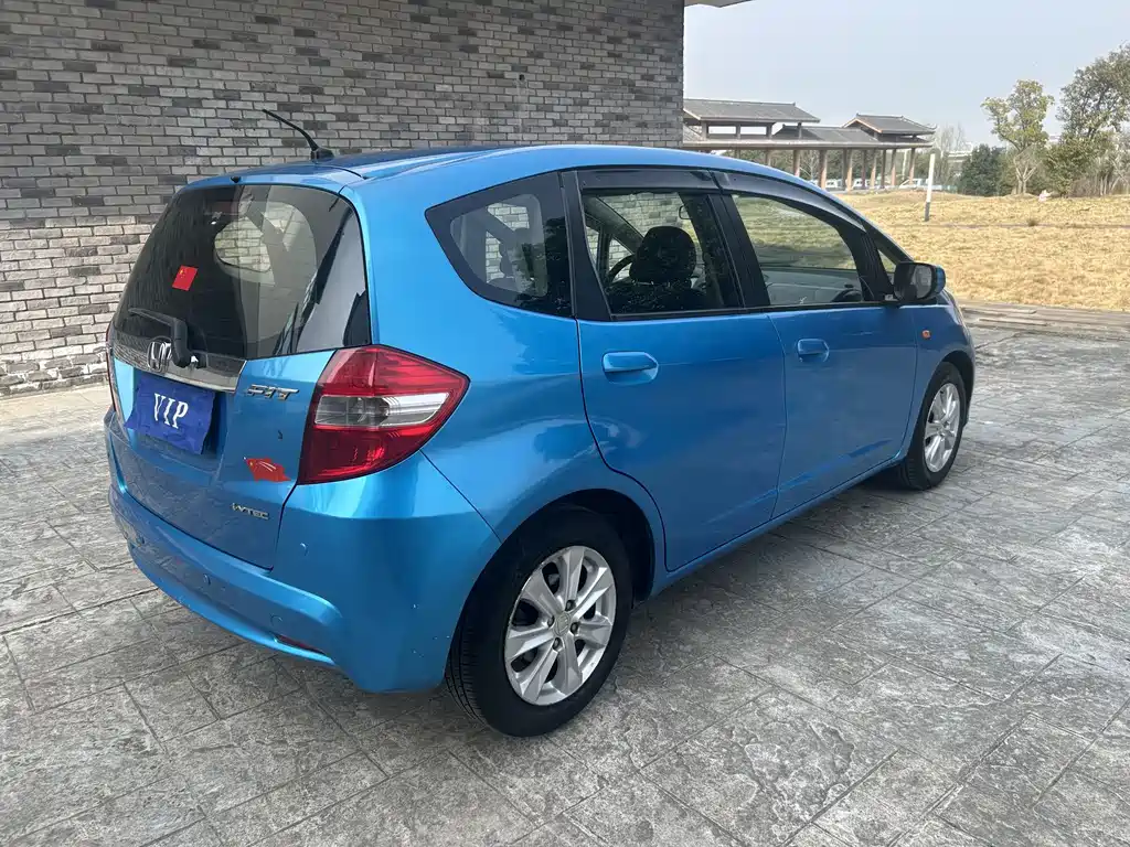 Fit 2011 1.5L automatic luxury version купить на сайте DeffCars