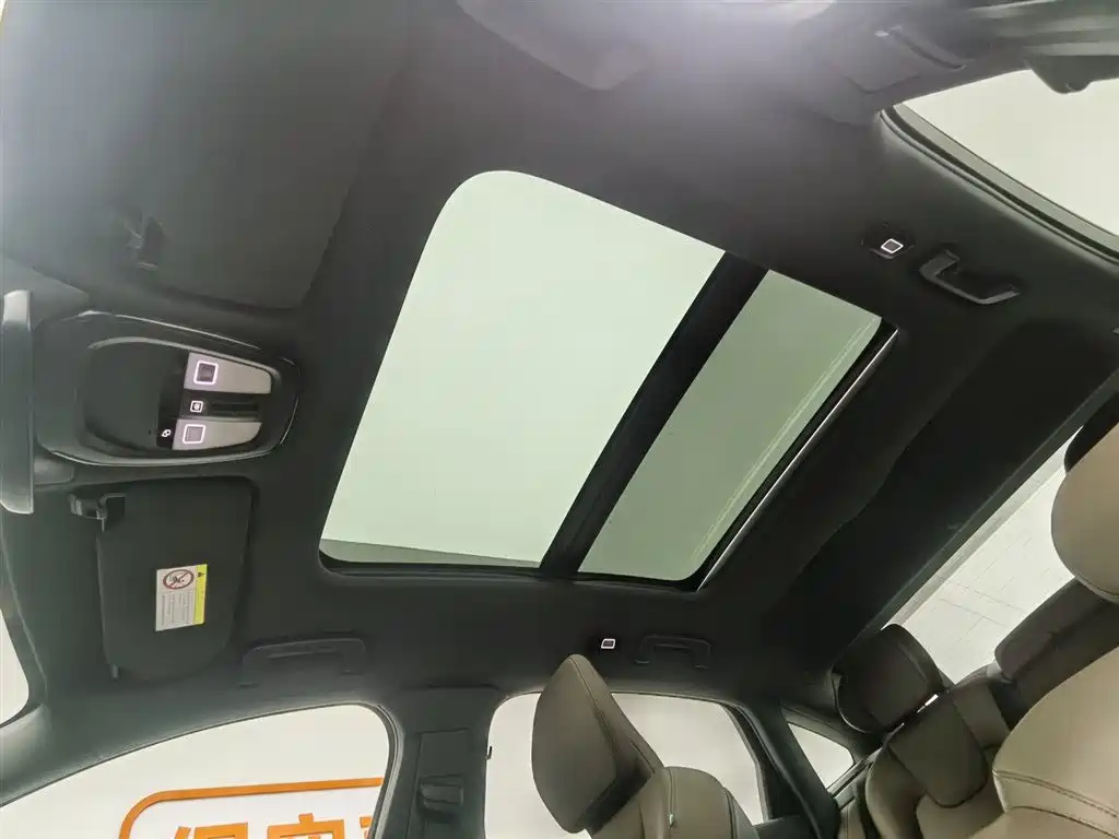 Volvo S90 plug-in hybrid 2024 plug-in hybrid four-wheel drive long range Zhiyi luxury version купить на сайте DeffCars