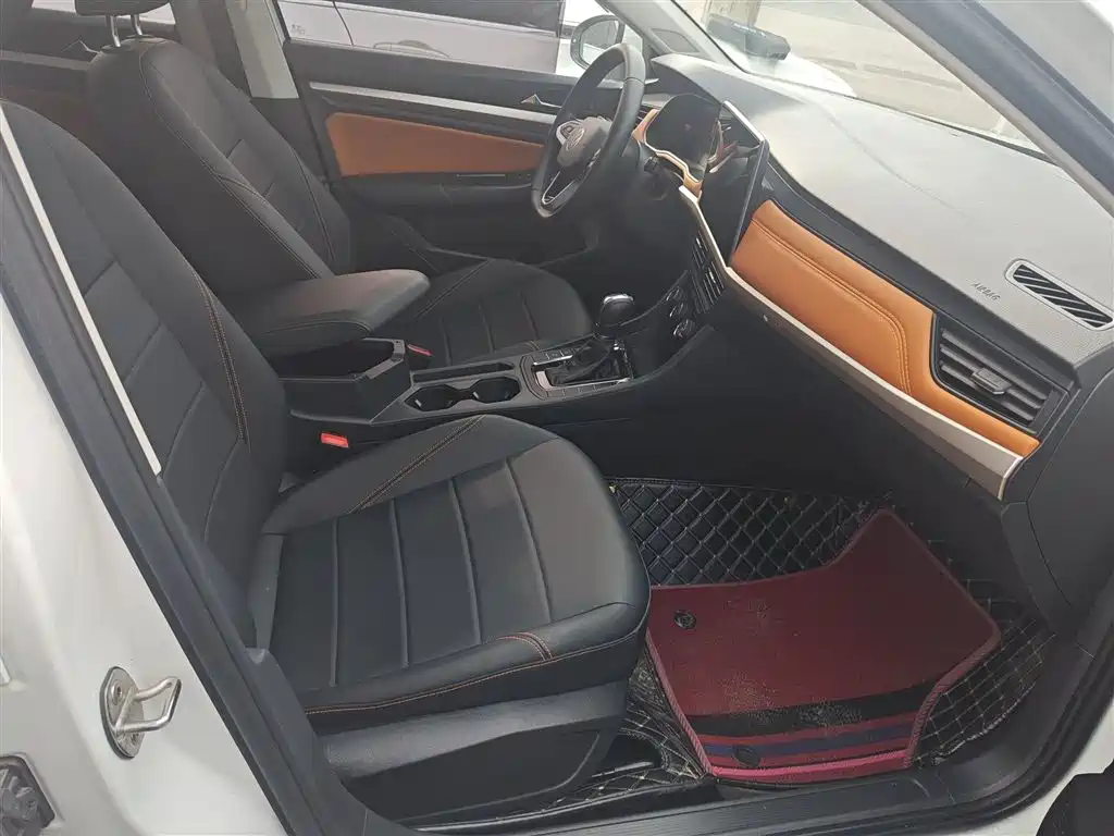 Bora 2025 200TSI DSG Yue Xing Navigation Edition купить на сайте DeffCars