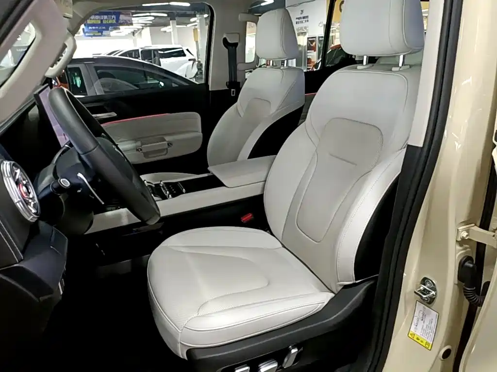 TANK 300 New Energy 2025 Hi4-T 37.1kWh купить на сайте DeffCars