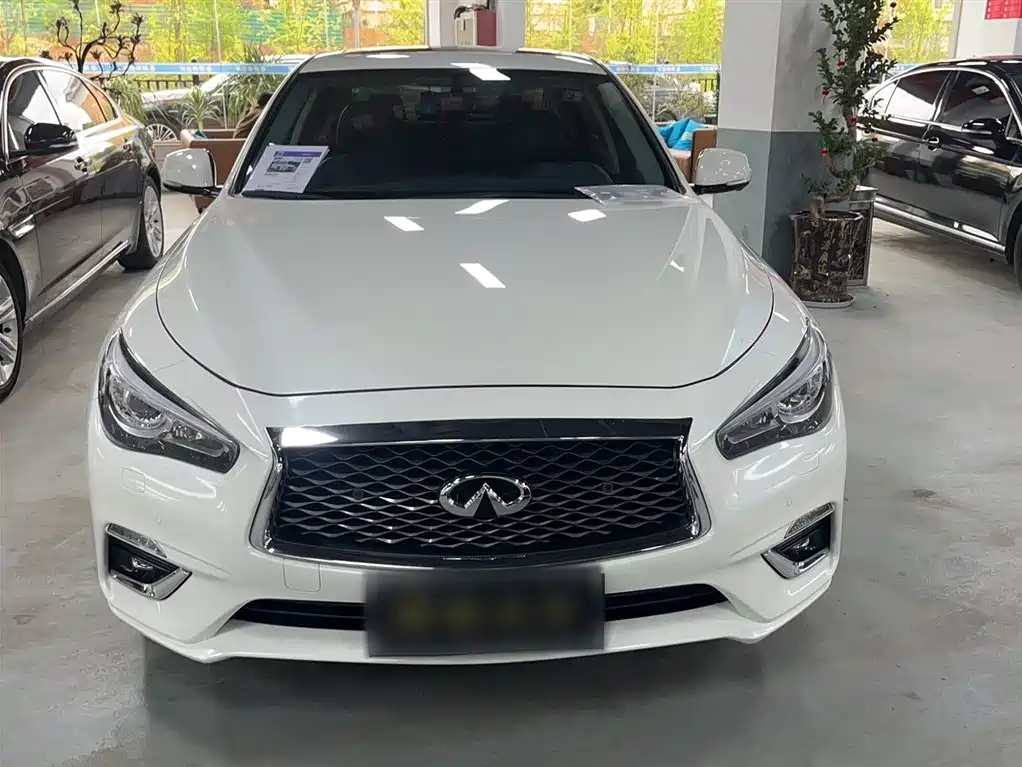 Infiniti Q50L 2018 2.0T Premium Edition National VI купить на сайте DeffCars