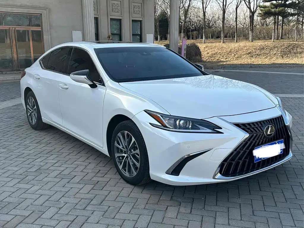 Lexus ES 2023 200 Excellence Edition купить на сайте DeffCars