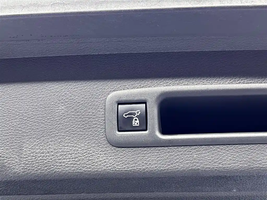 SIENNA 2021 2.5L Hybrid Platinum Edition купить на сайте DeffCars
