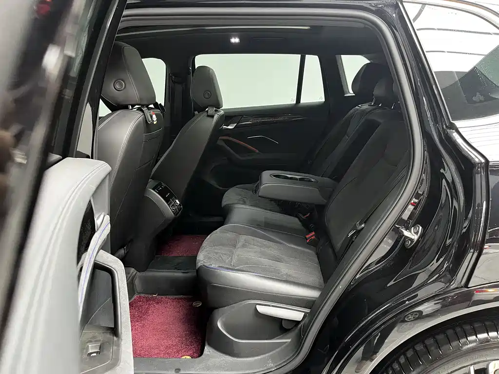 Tiguan L 2024 PRO 330TSI 2WD R-Line Zhizun Edition купить на сайте DeffCars